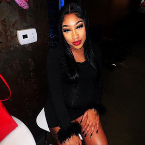 Meet your Posher, Dee